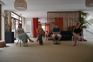 Rire et cohésion d'équipe multiculturelle